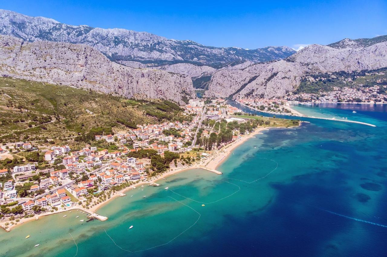 Villa Belvedere With Heated Pool, Billiards, Media Room, Sea Views,10 Pax Omis Bagian luar foto