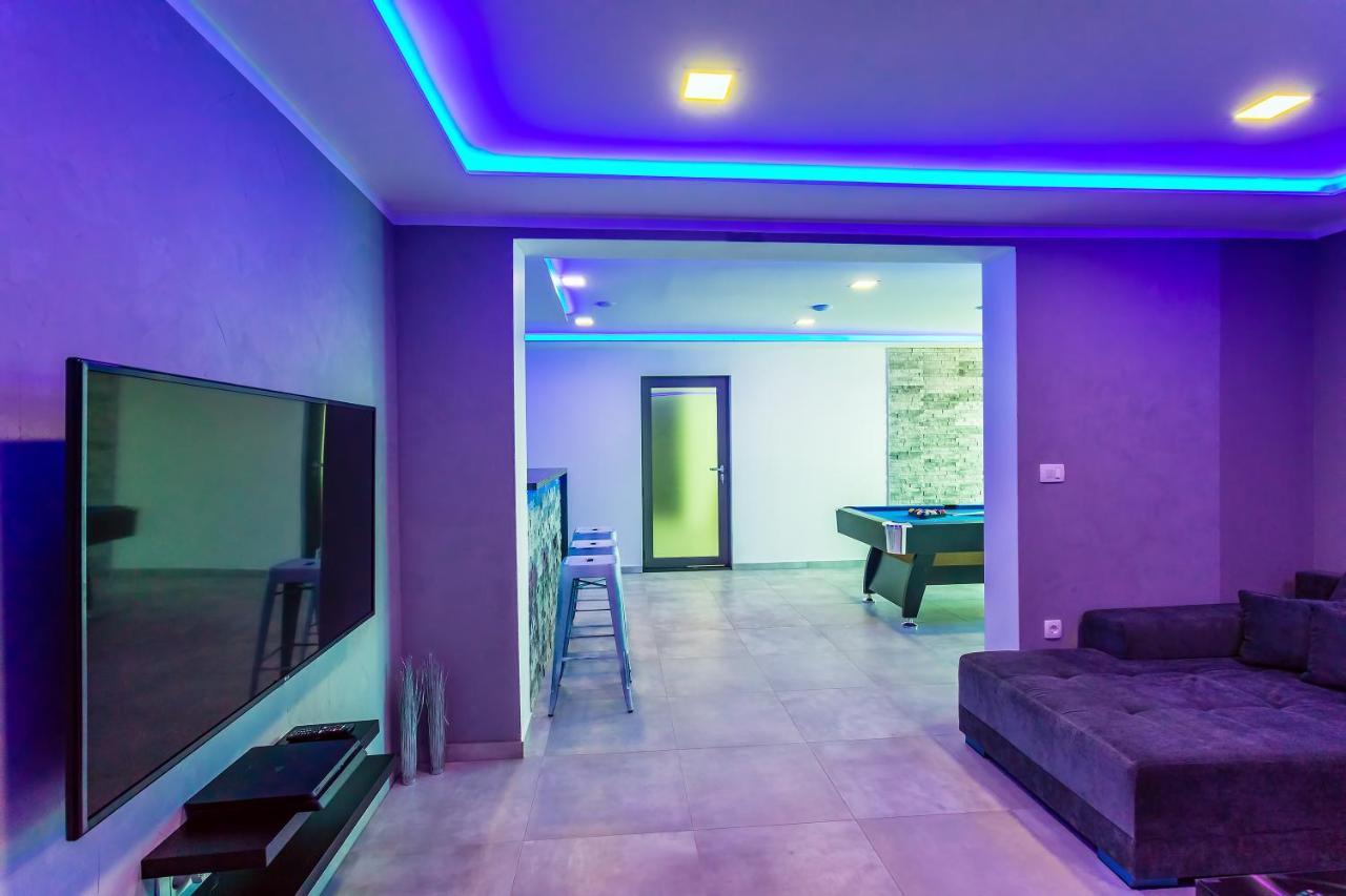 Villa Belvedere With Heated Pool, Billiards, Media Room, Sea Views,10 Pax Omis Bagian luar foto