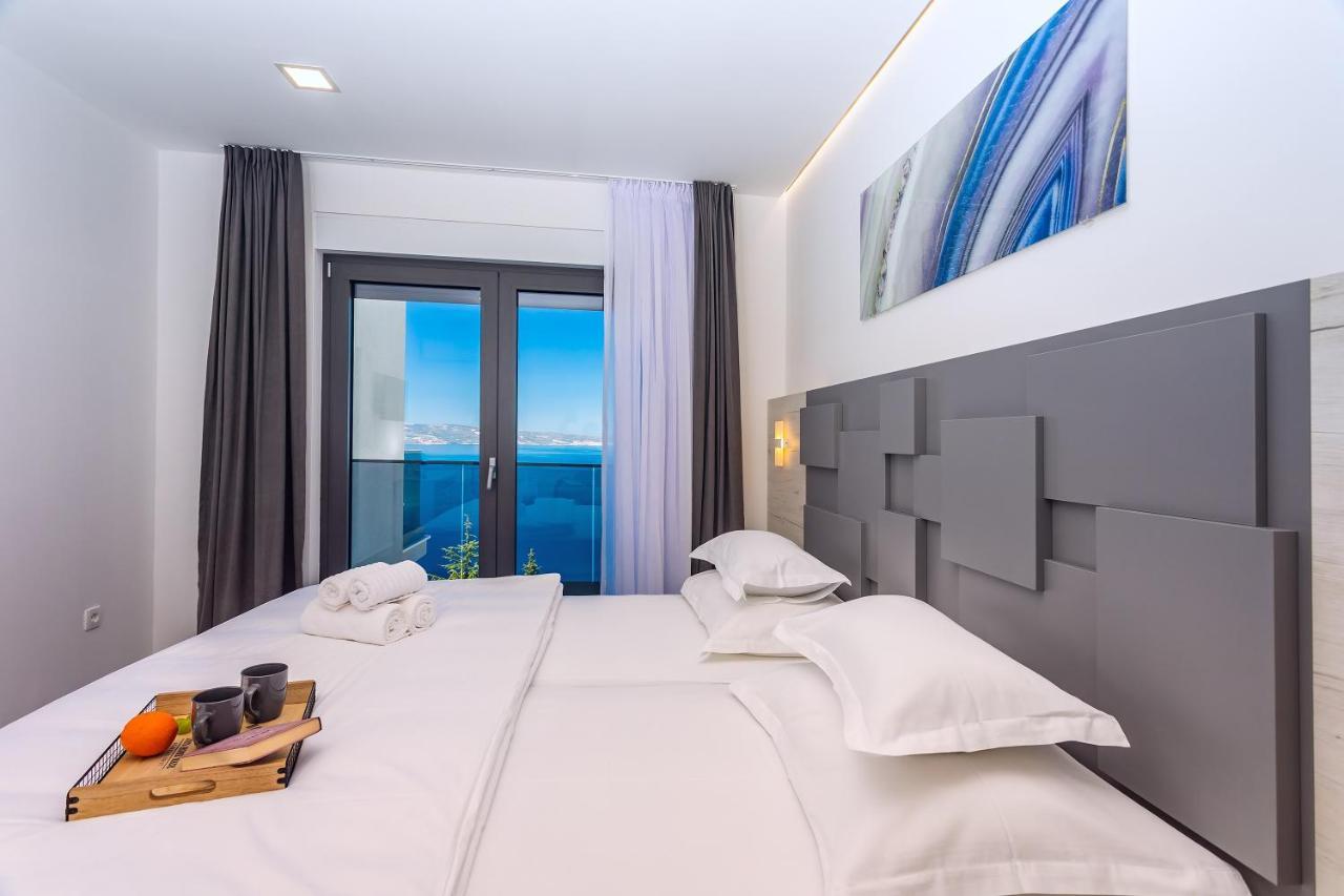 Villa Belvedere With Heated Pool, Billiards, Media Room, Sea Views,10 Pax Omis Bagian luar foto
