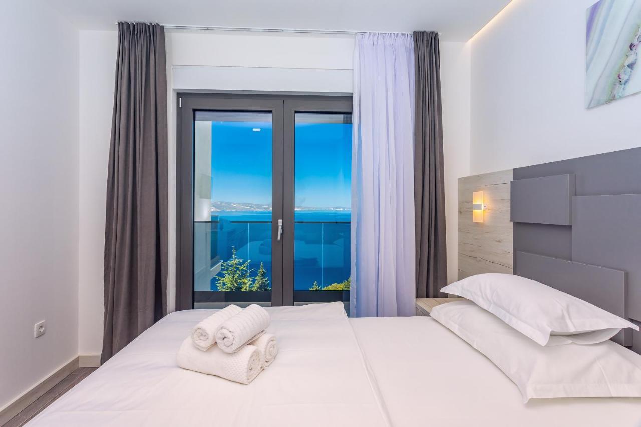 Villa Belvedere With Heated Pool, Billiards, Media Room, Sea Views,10 Pax Omis Bagian luar foto