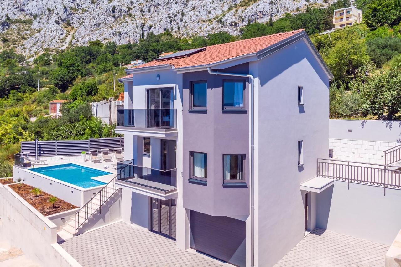 Villa Belvedere With Heated Pool, Billiards, Media Room, Sea Views,10 Pax Omis Bagian luar foto