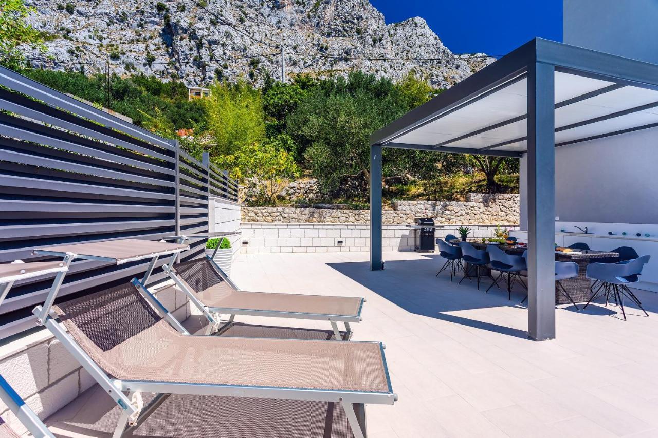 Villa Belvedere With Heated Pool, Billiards, Media Room, Sea Views,10 Pax Omis Bagian luar foto