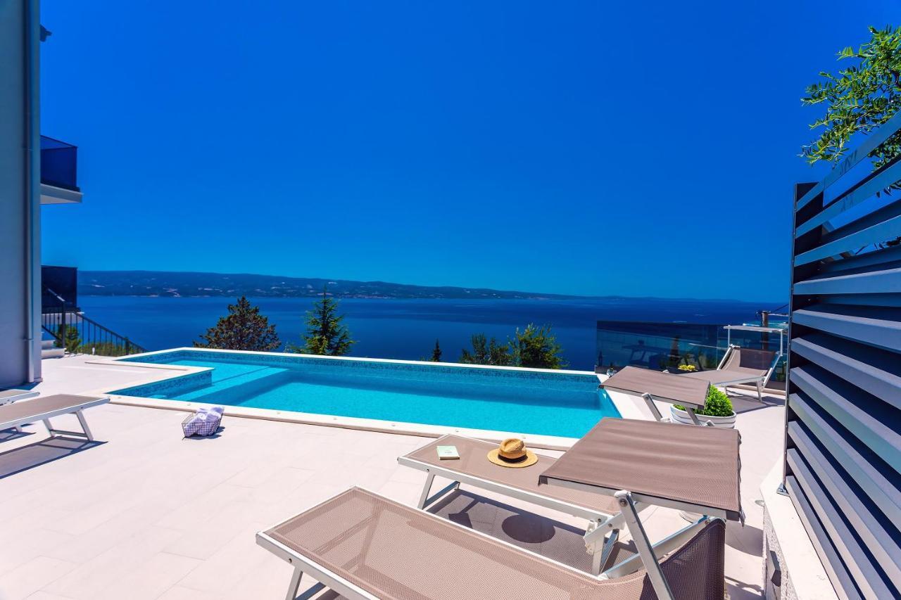 Villa Belvedere With Heated Pool, Billiards, Media Room, Sea Views,10 Pax Omis Bagian luar foto